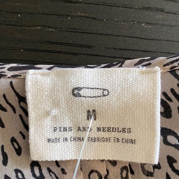 Anthropologie Pins & Needles Long Sleeve Leopard Print Blouse Medium Pleated - Picture 7 of 8